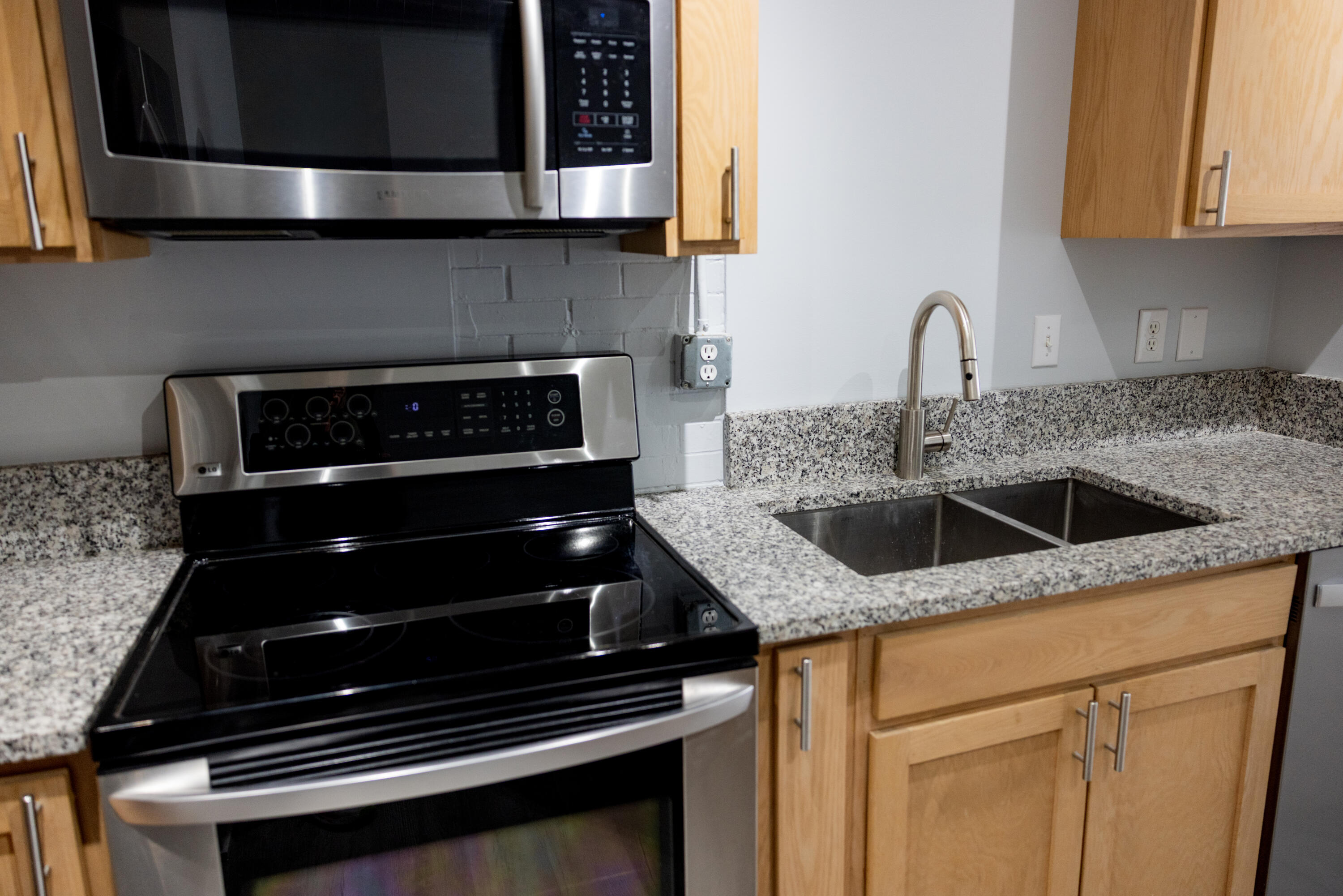 600 NW Broadway Avenue NW 118