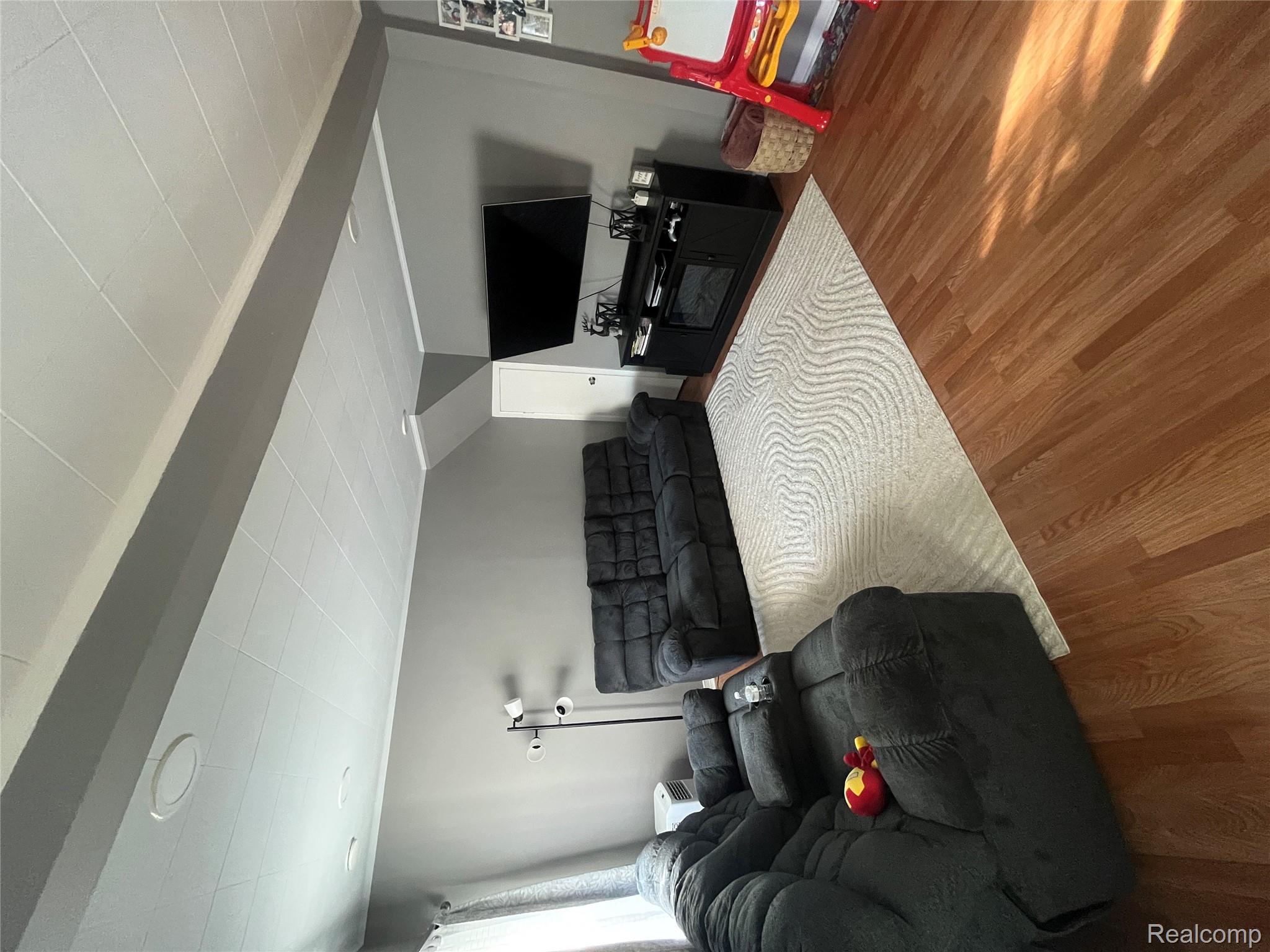 8647 Chalmers Avenue