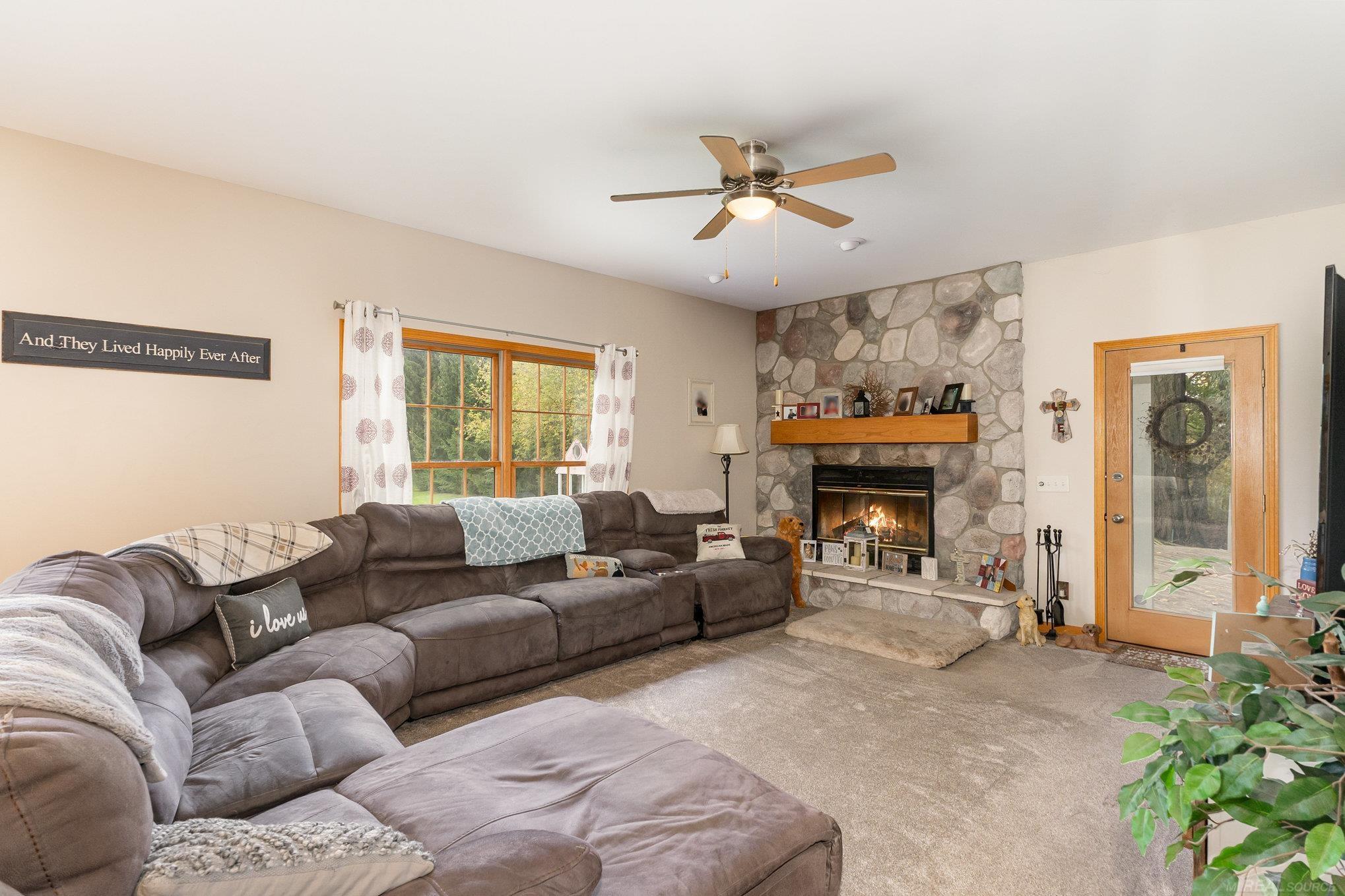 Properties Available 4 - 4 4270 LONE Road