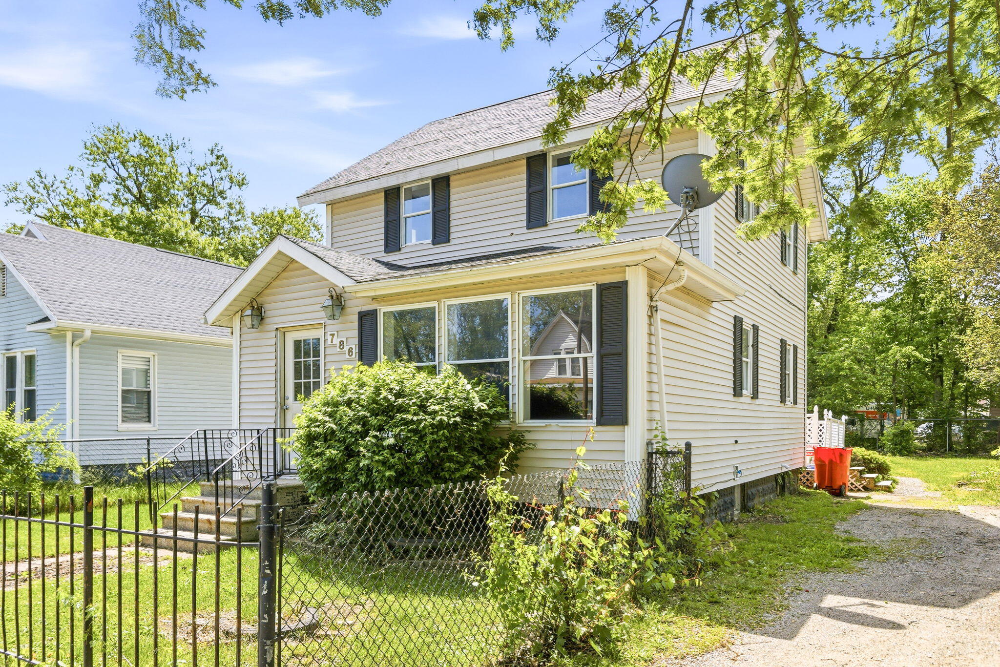 786 Buss Avenue