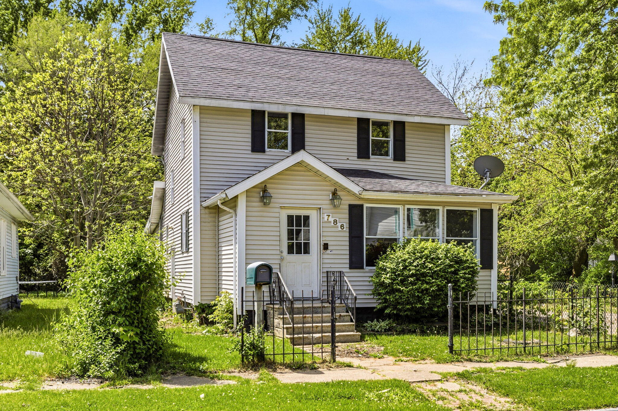 786 Buss Avenue