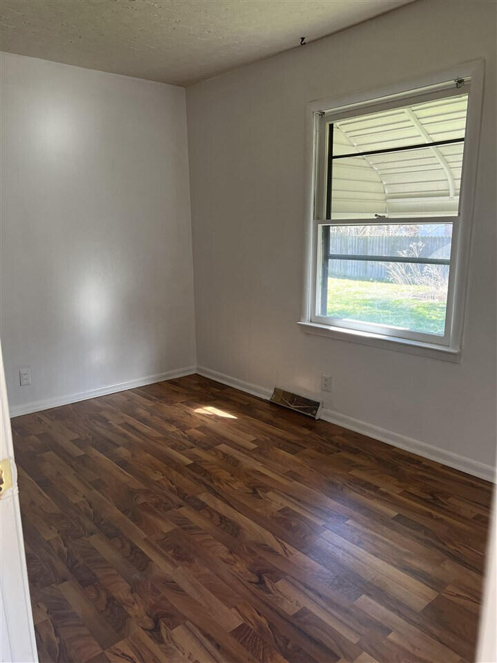 833 W Atherton Road