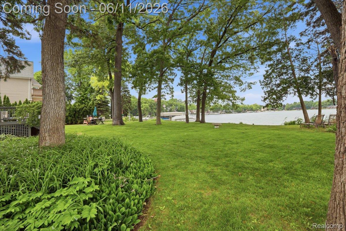 6880 Forestlawn Court