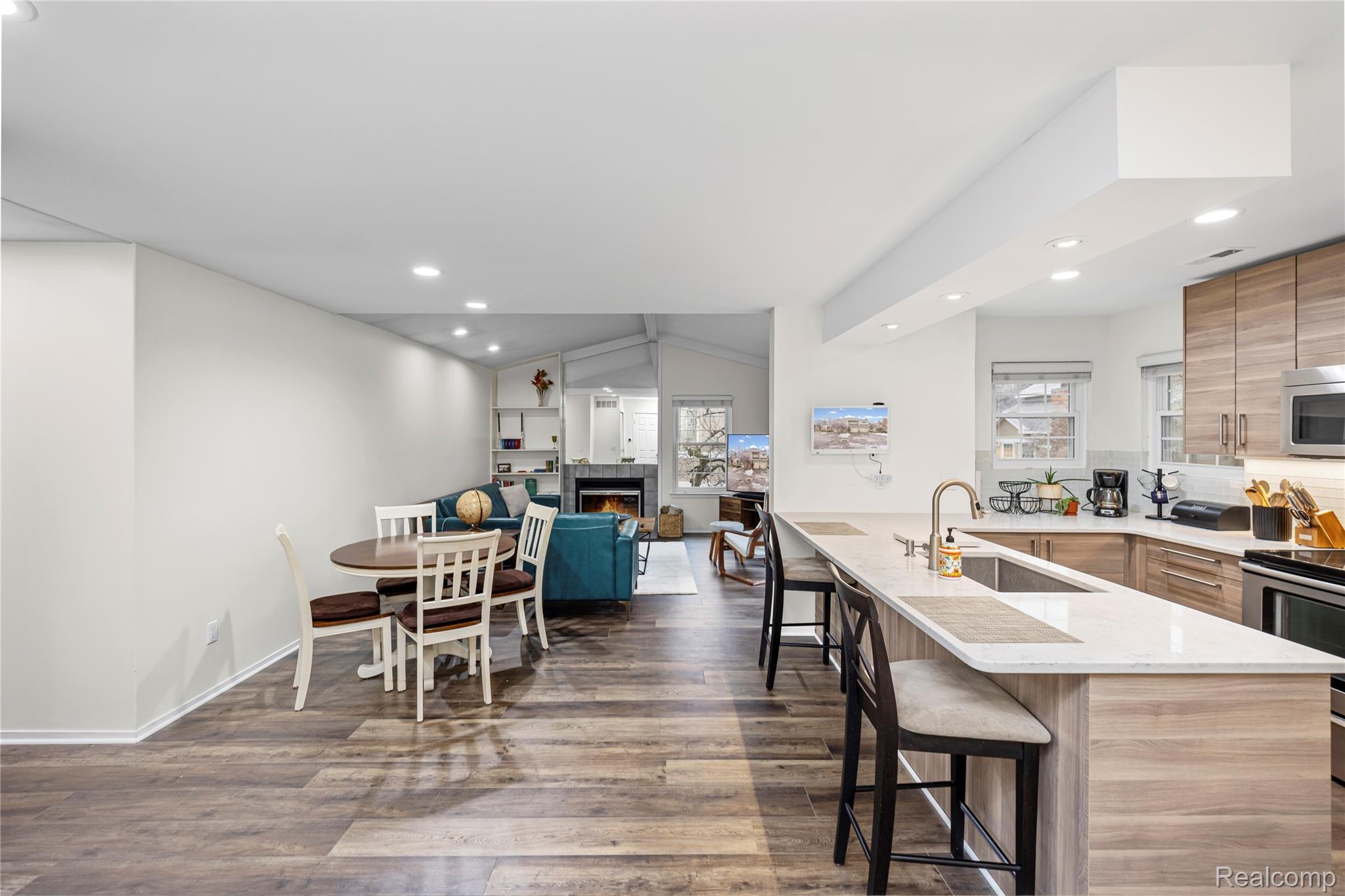 6610 Fieldstone Court