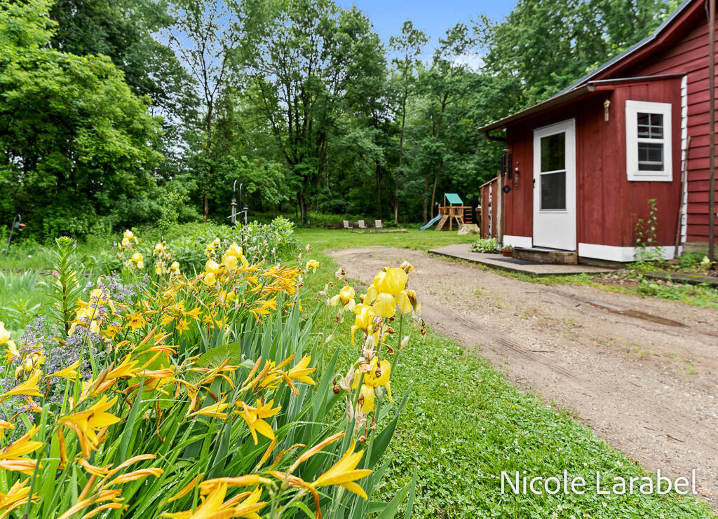 4696 16 Mile Road NE