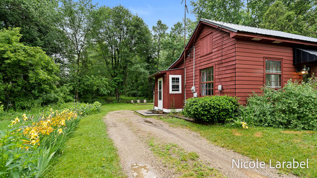 4696 16 Mile Road NE