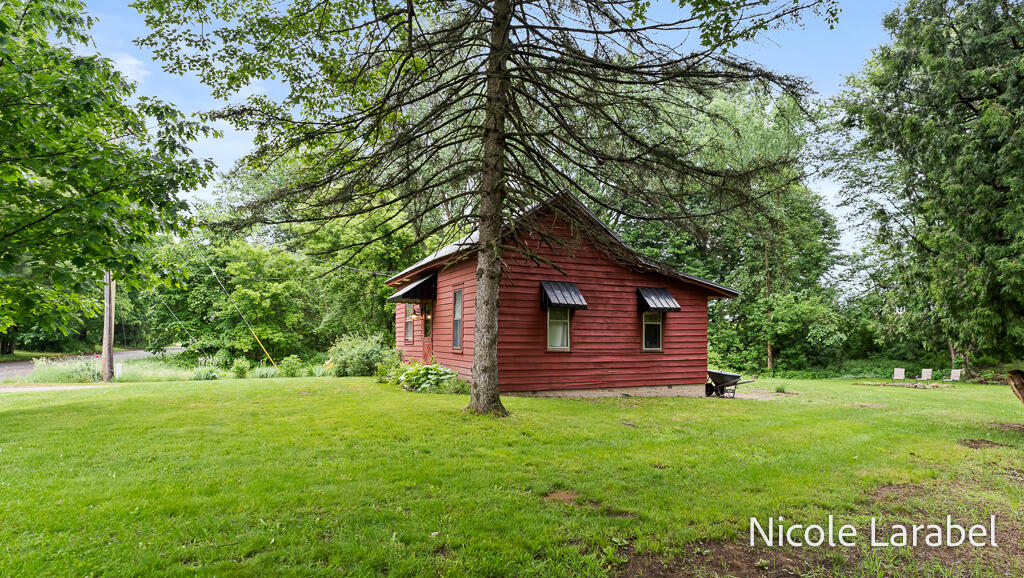 4696 16 Mile Road NE