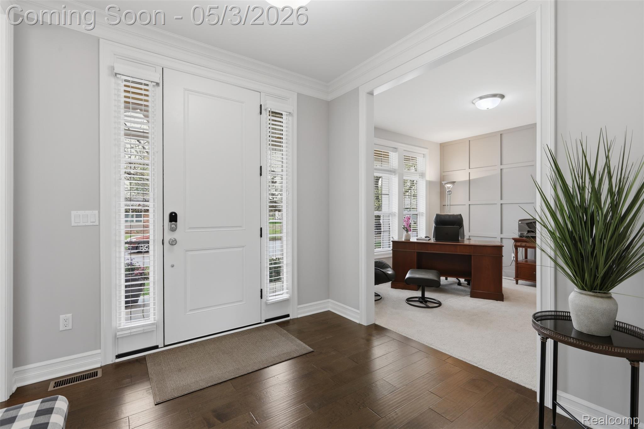 302 W Spring Street N