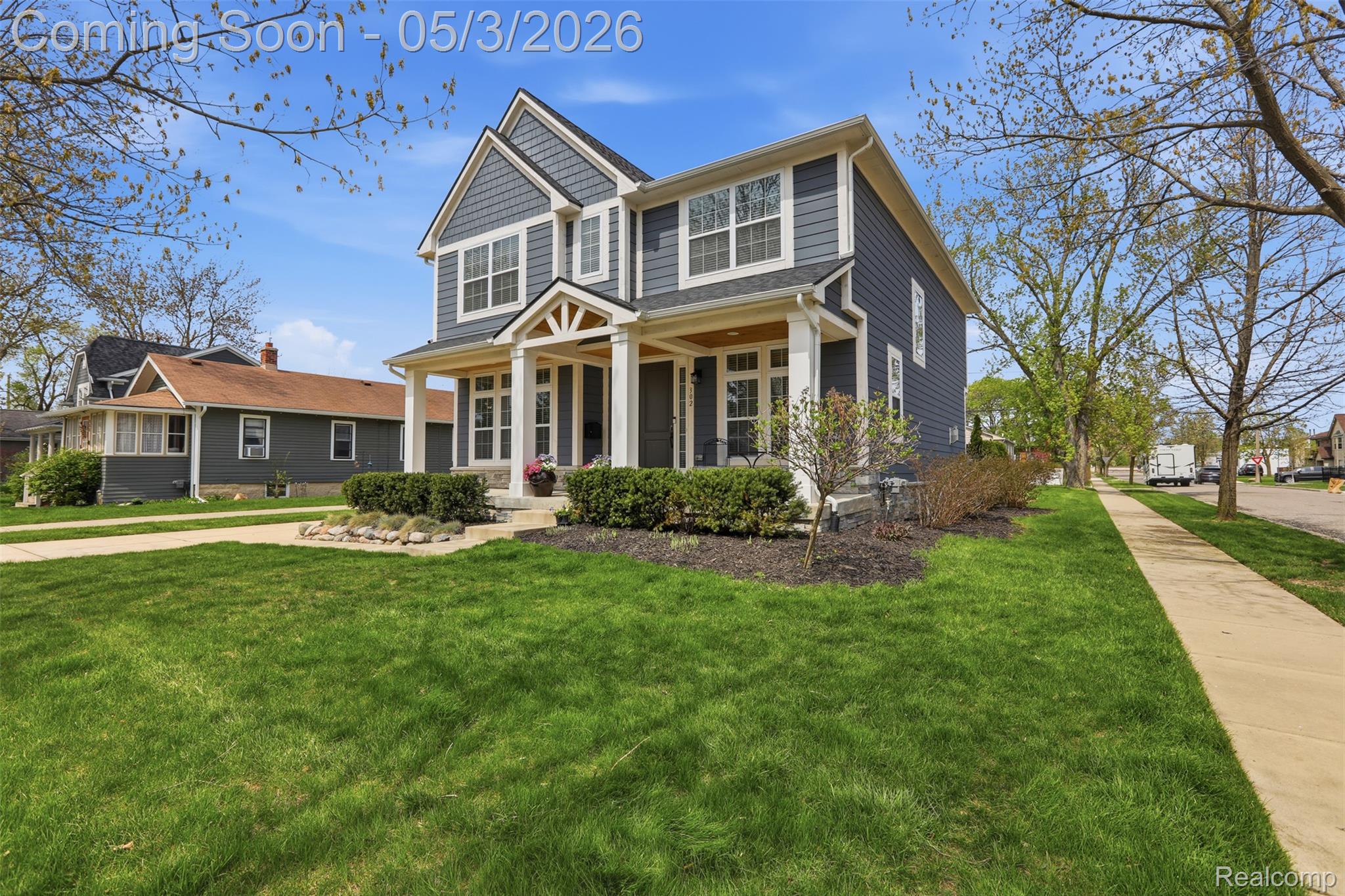 302 W Spring Street N