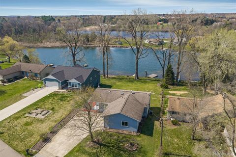 2343 Huff Place Highland Charter Township MI 48356