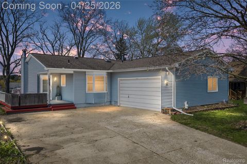 2343 Huff Place Highland Charter Township MI 48356