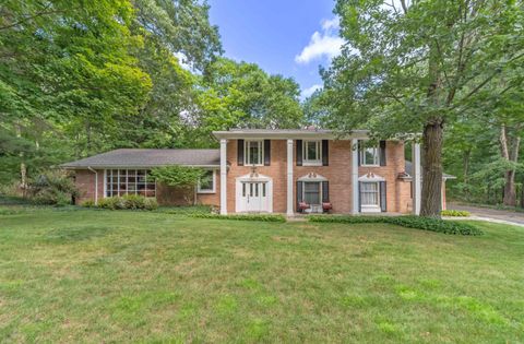 Photo of 34150 Hunters Row, Farmington Hills City, MI 48331 (MLS # 81026021075)