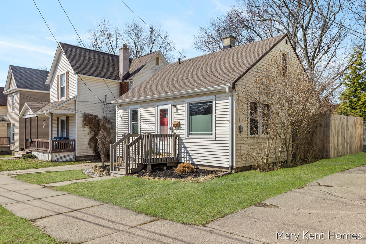 1319 Ashland Avenue NE