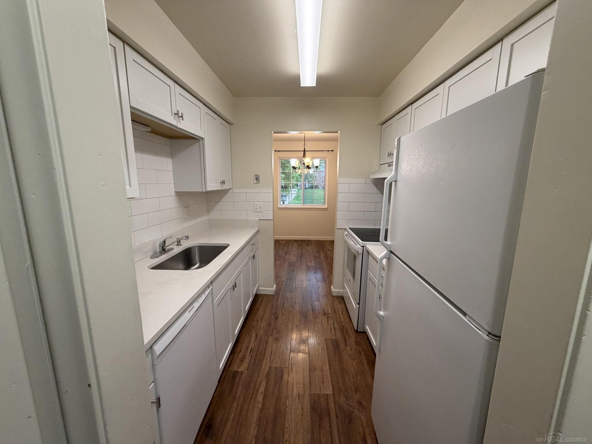 39435 Van Dyke Avenue