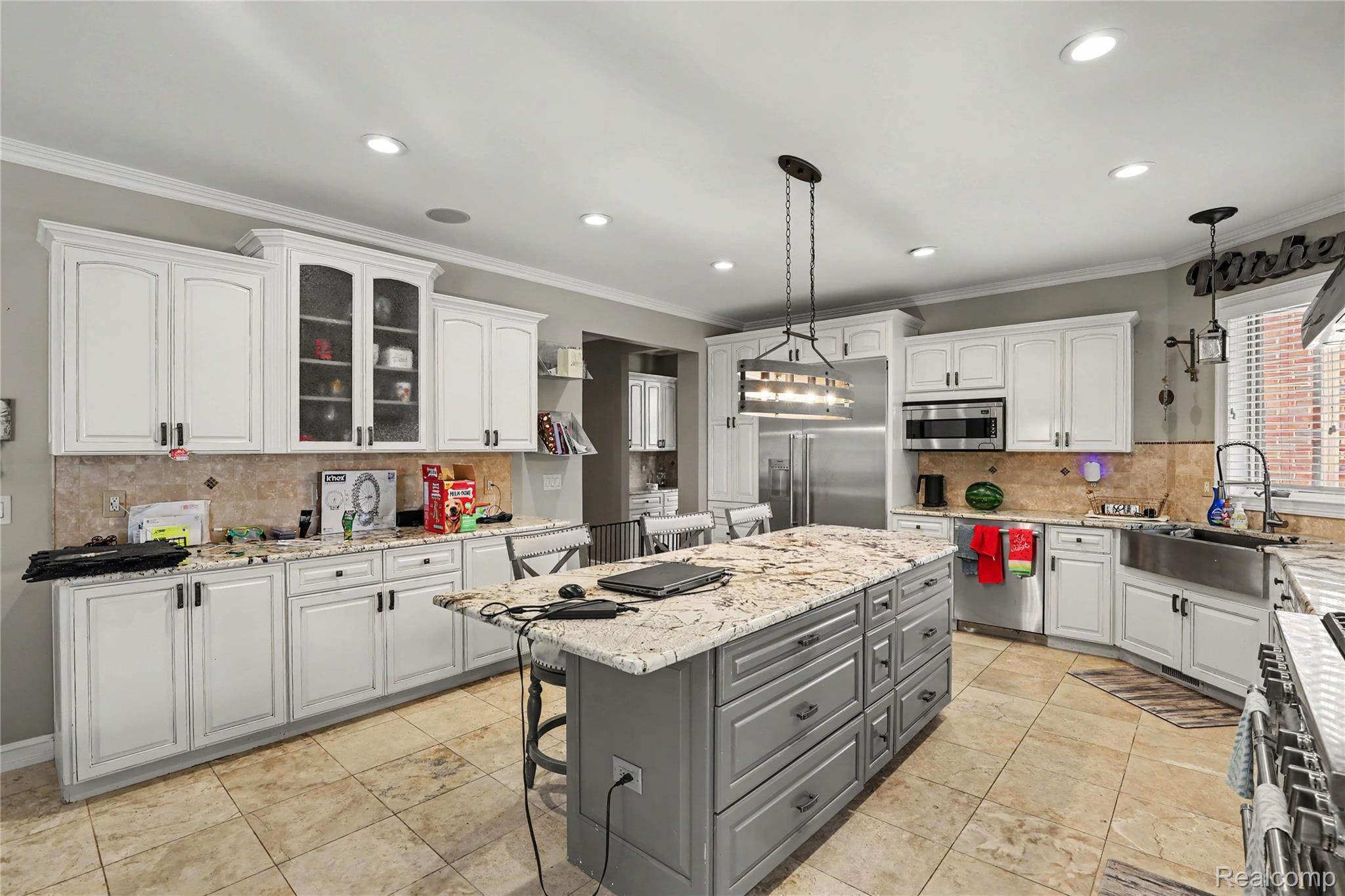 2442 Meadow Court