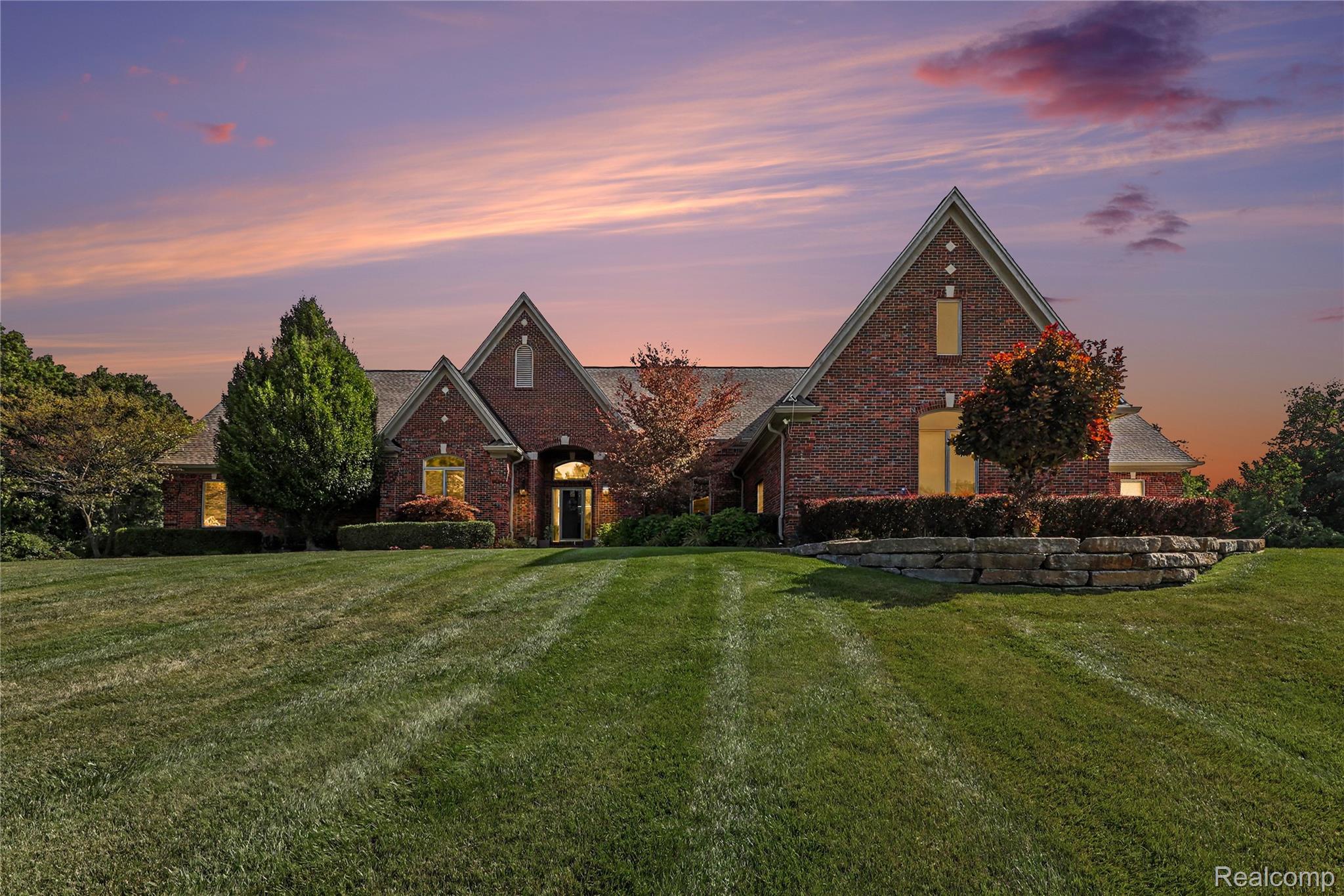 2442 Meadow Court
