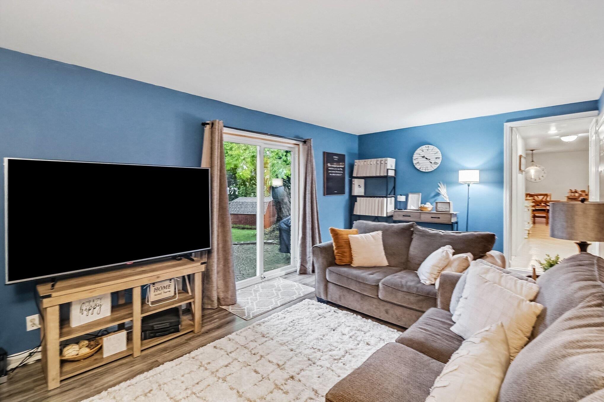 542 Eastlook Drive