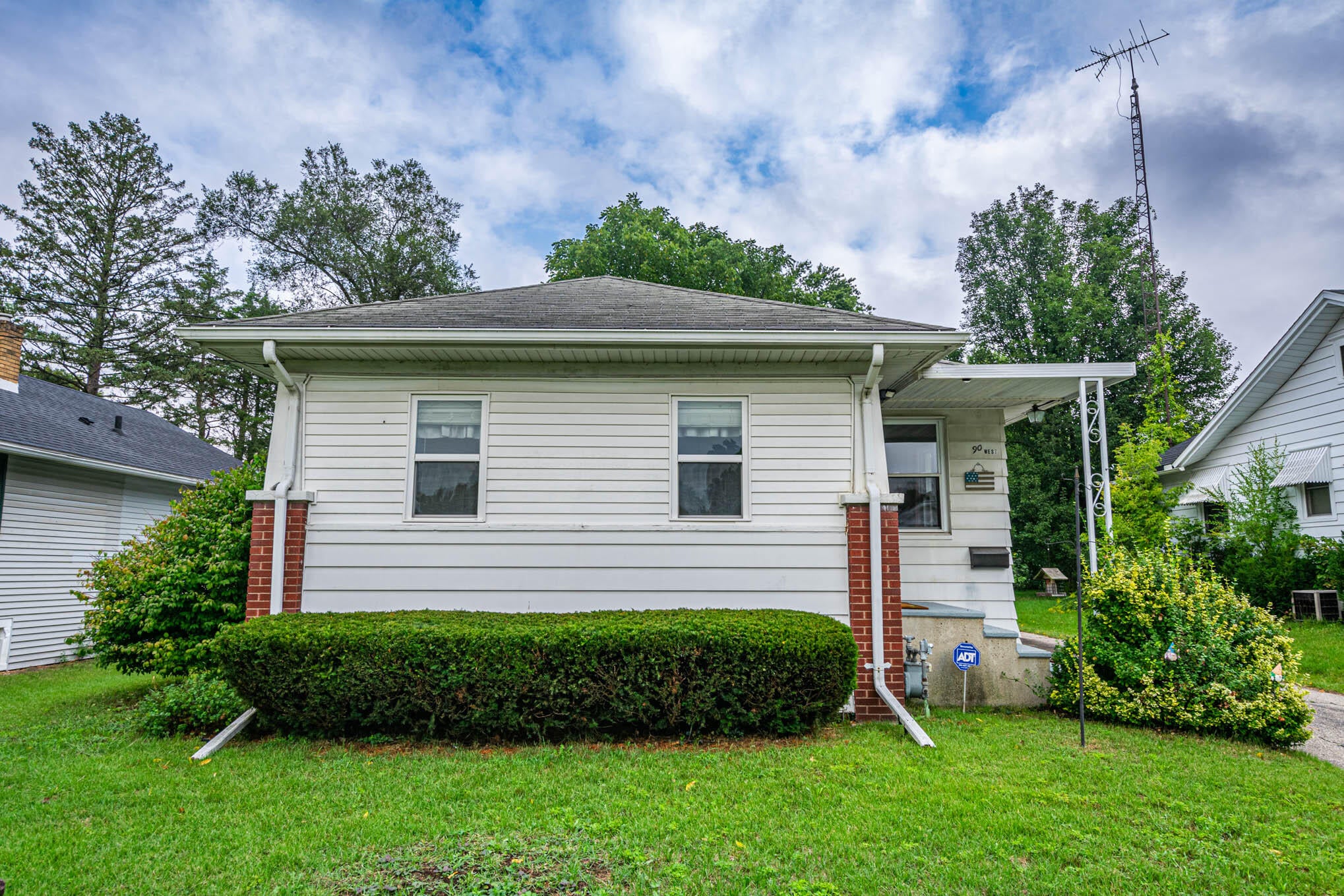 90 W Kingman Avenue W