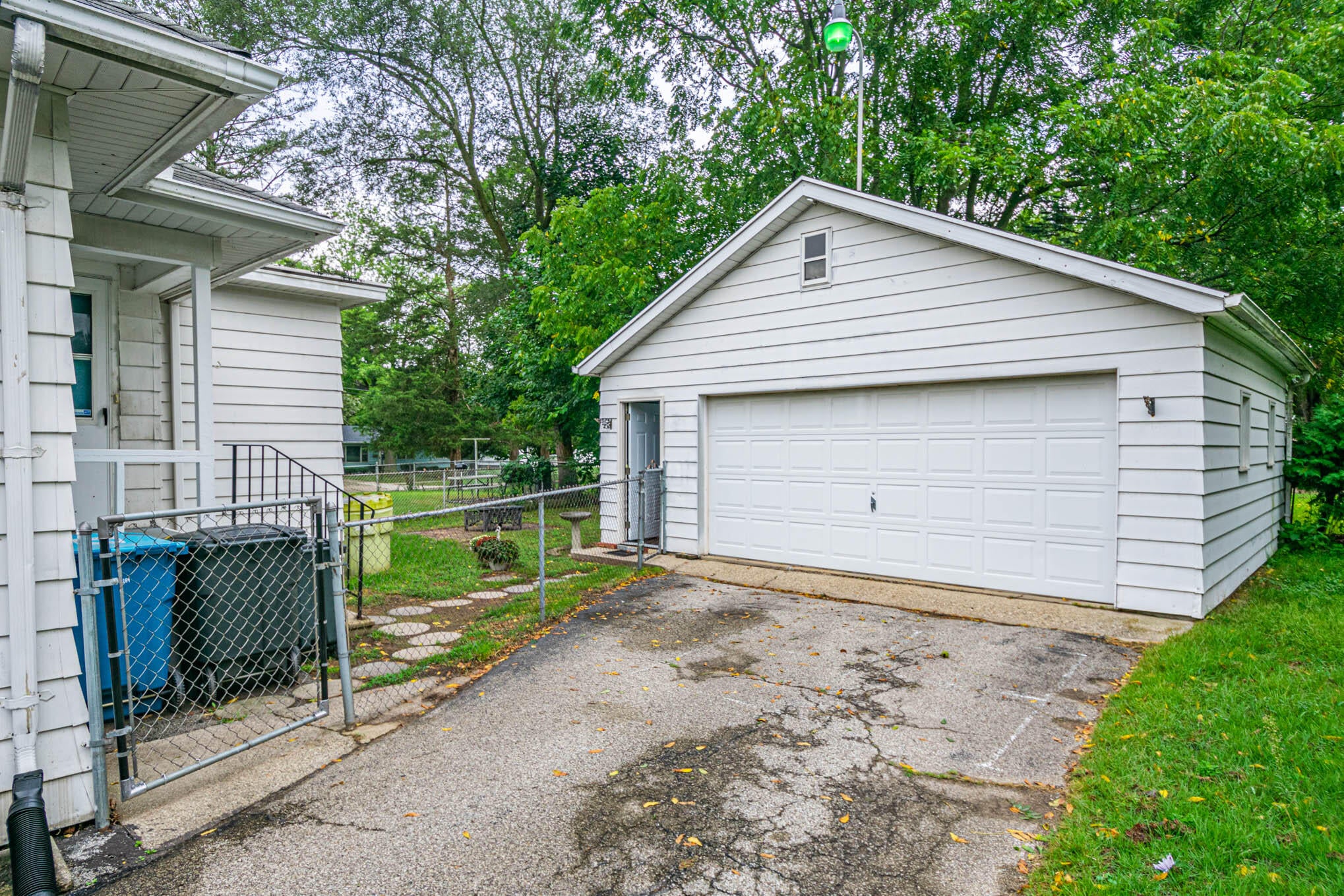 90 W Kingman Avenue W