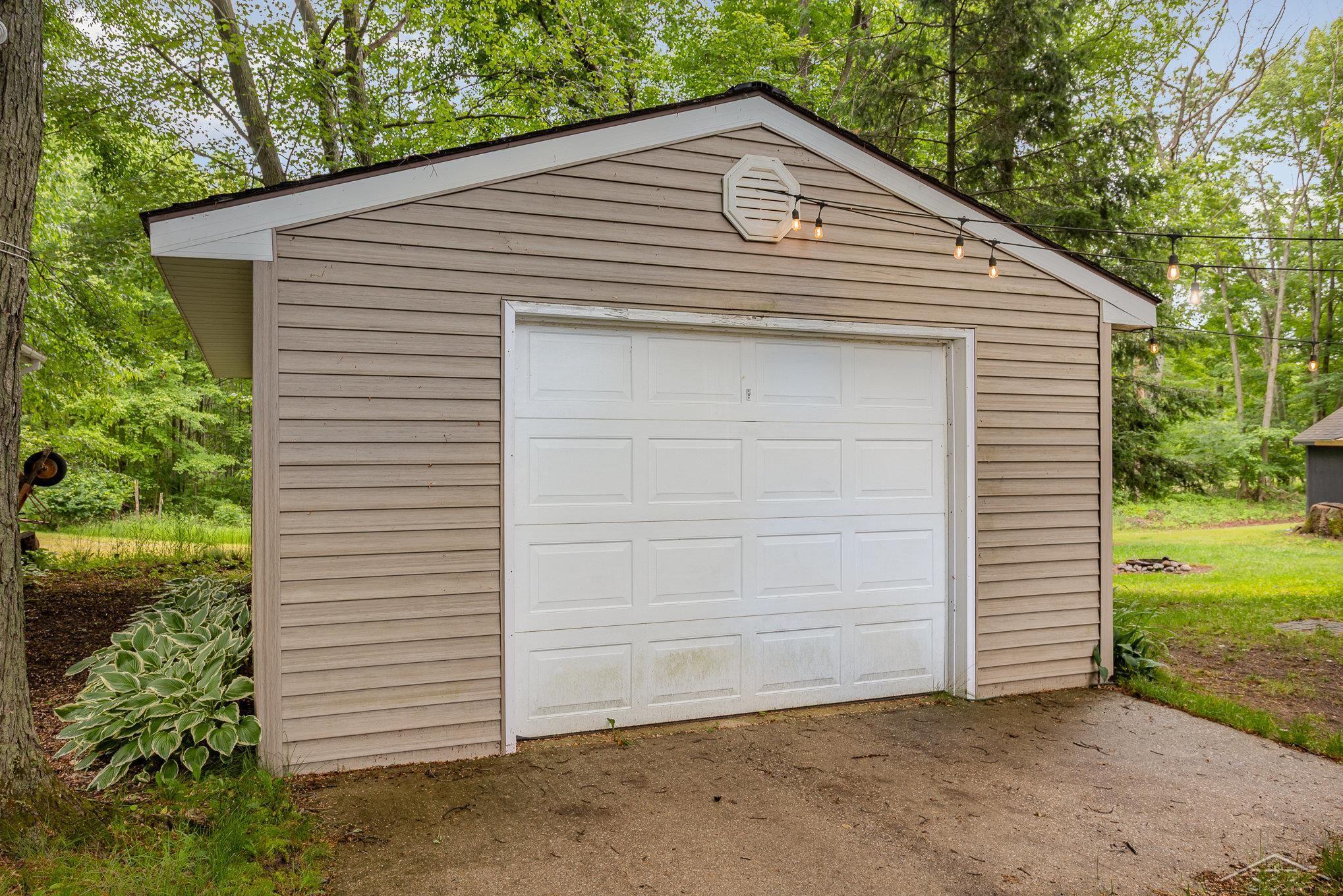 Lincoln Township, Michigan 48632, United States, 2 Bedrooms Bedrooms, ,1 BathroomBathrooms,Residential,Active,154984