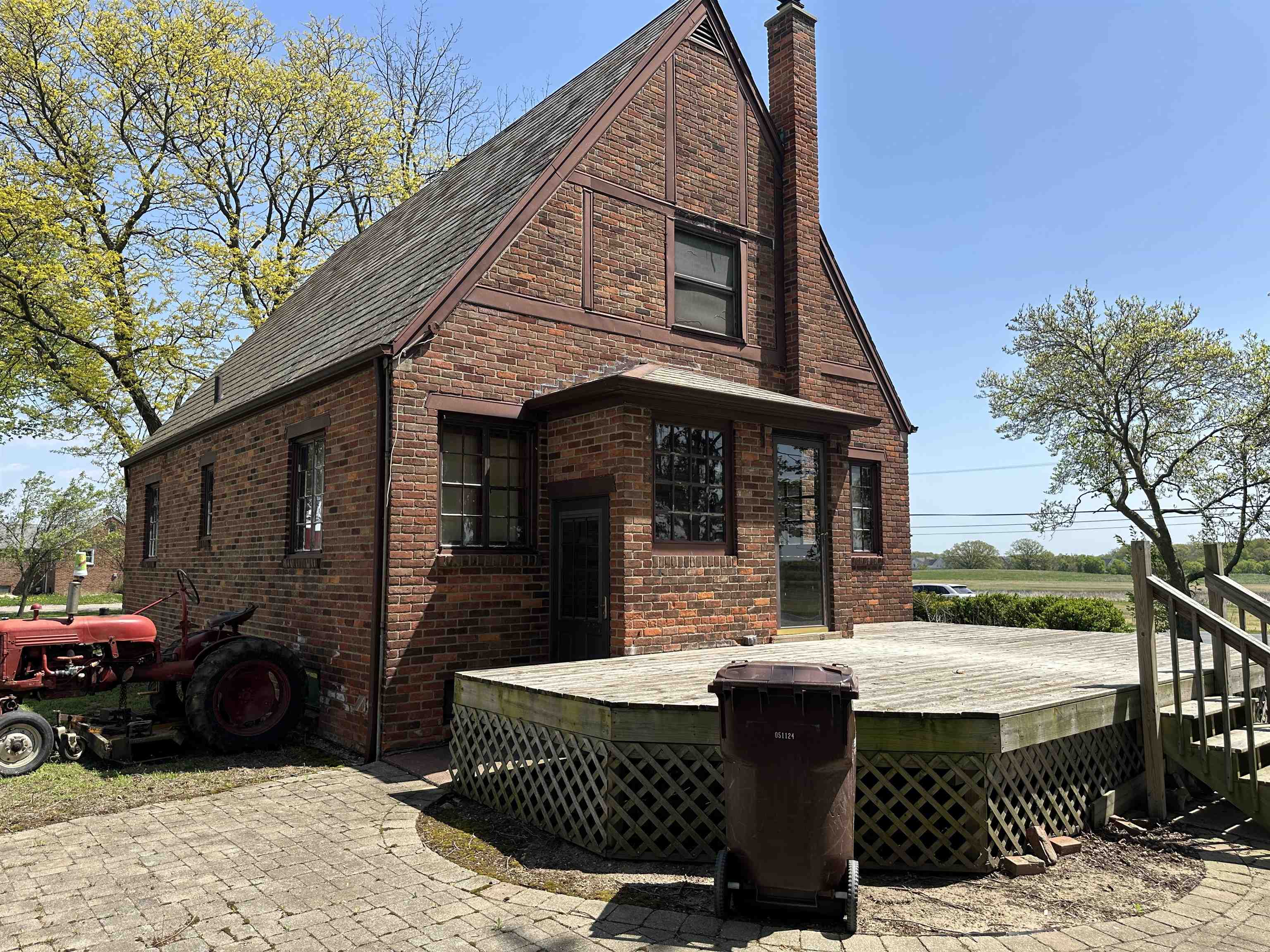 2381 Ridge Road
