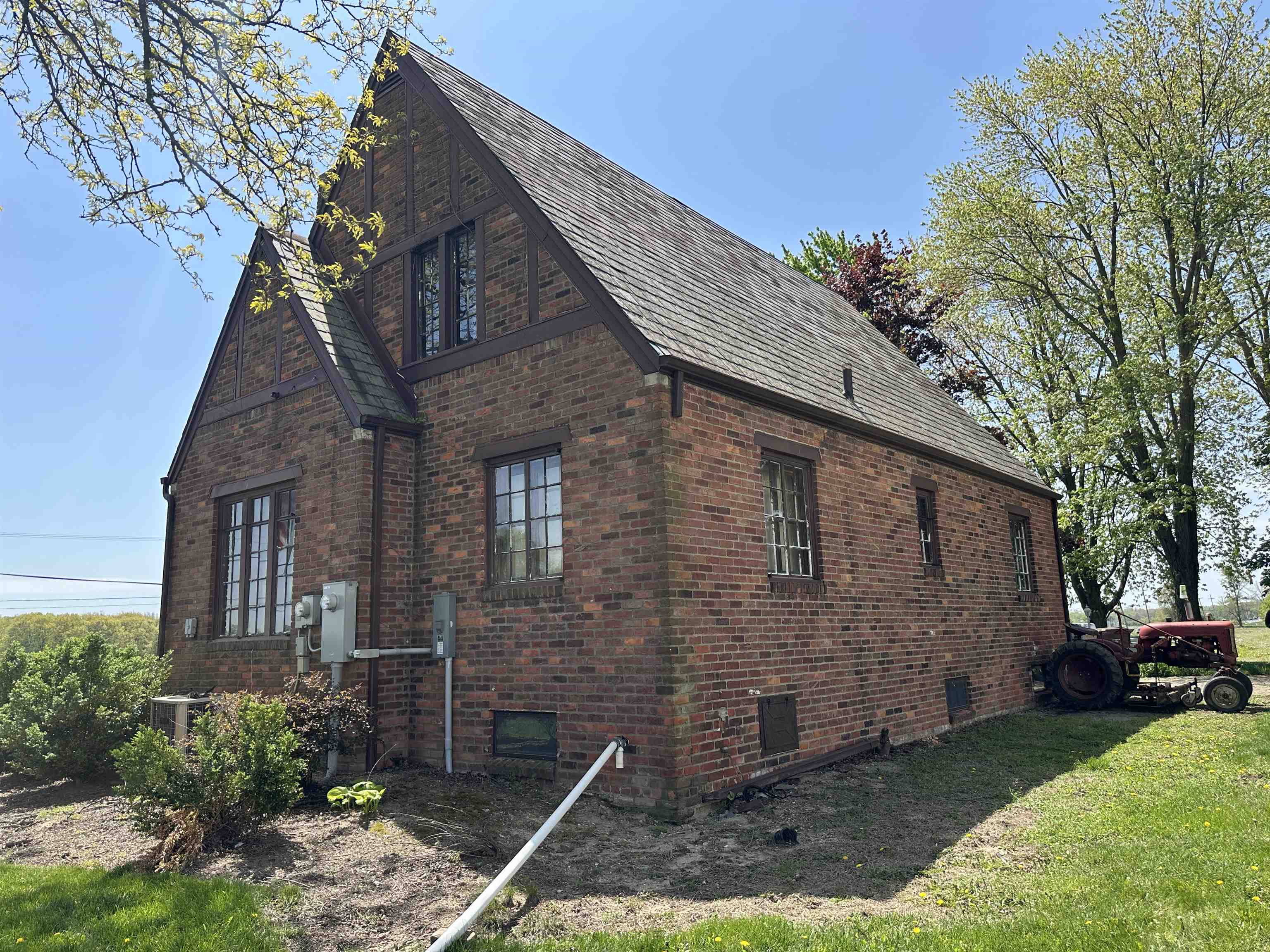 2381 Ridge Road