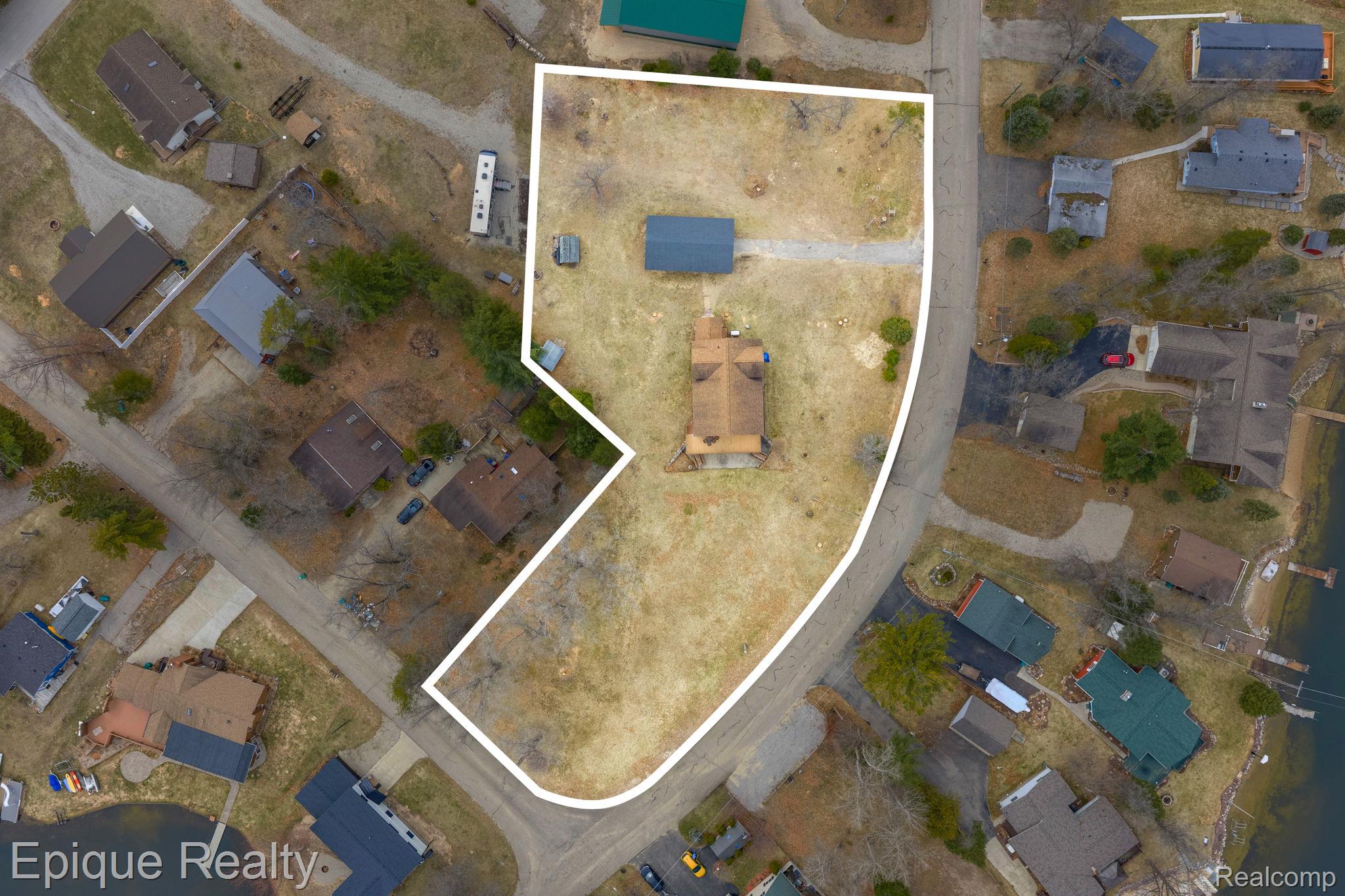 3247 Comanche Trail