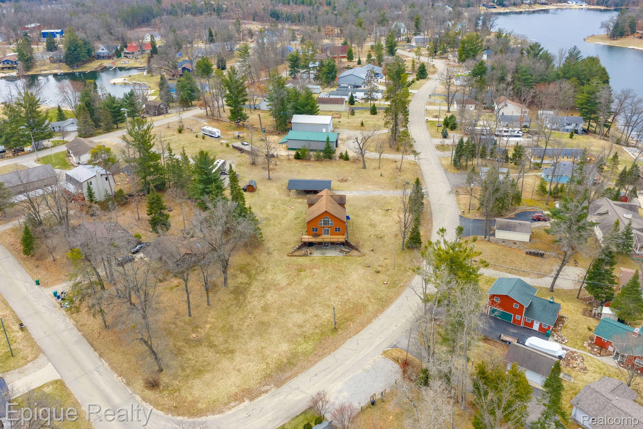 3247 Comanche Trail