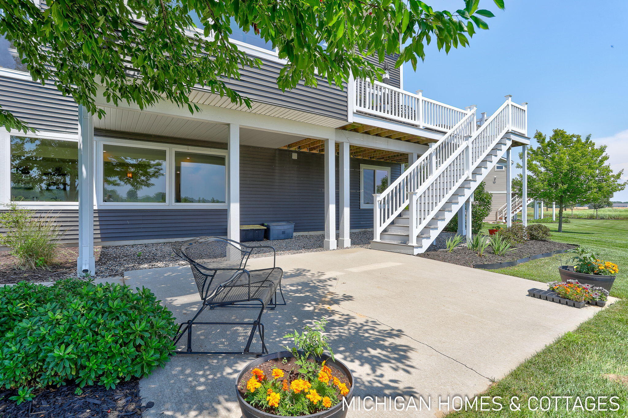 4401 Grand Point