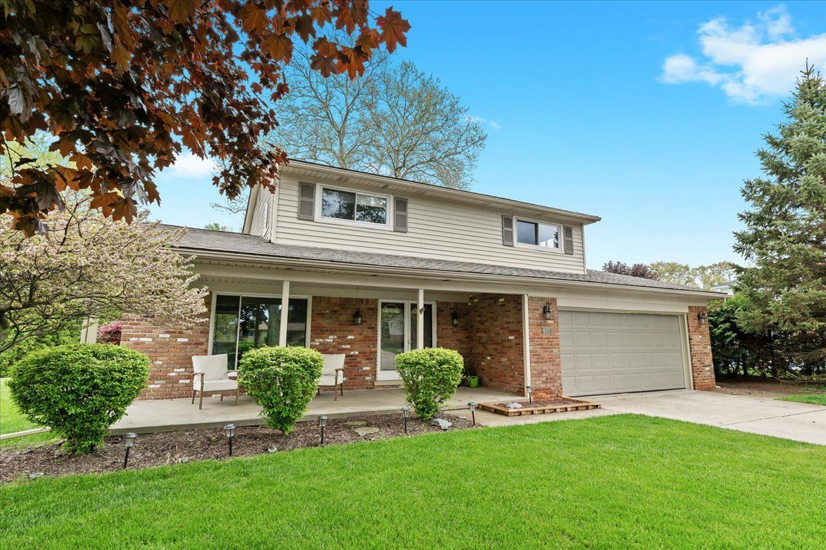 6557 N TWINDALE