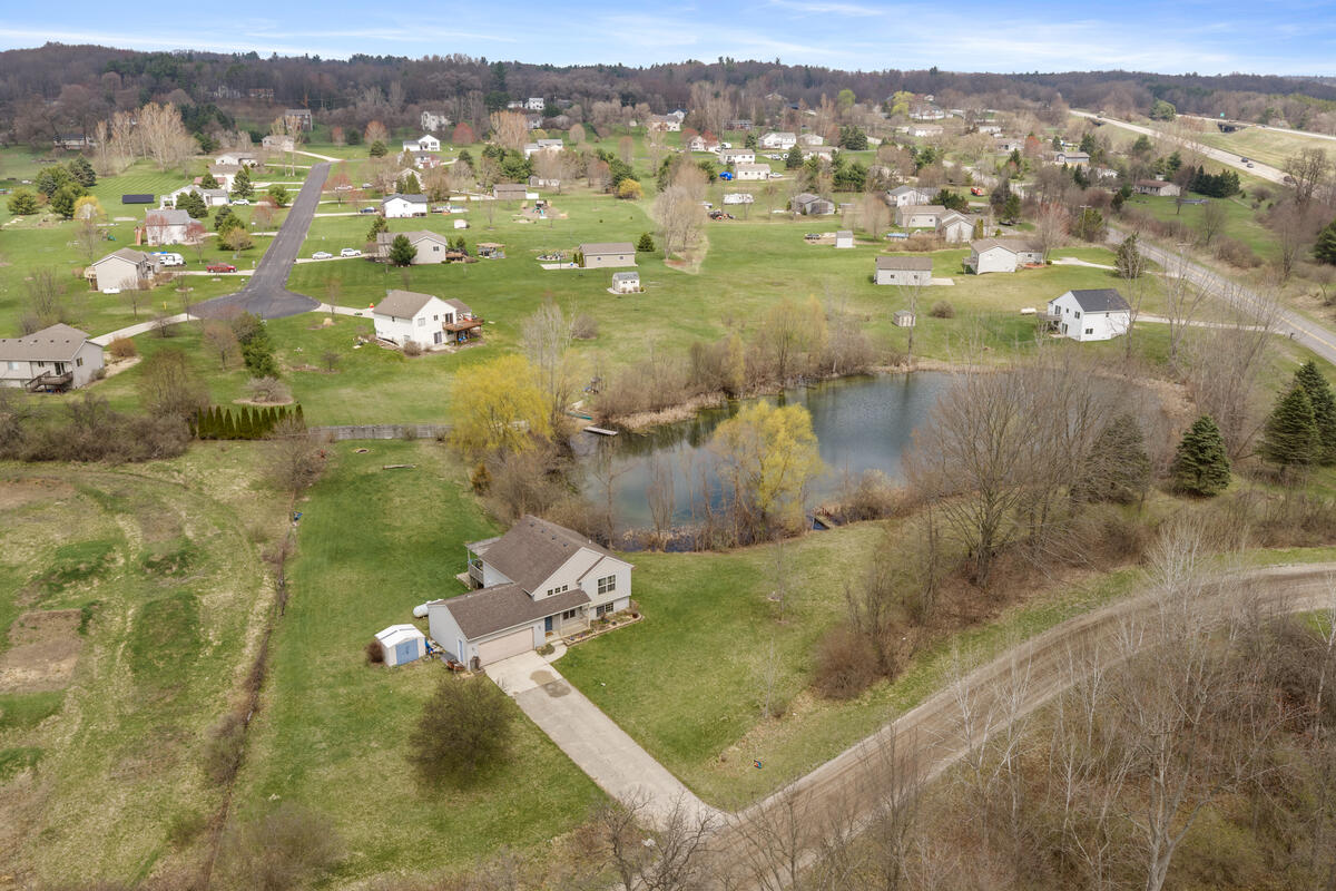 10480 Wolven Avenue NE