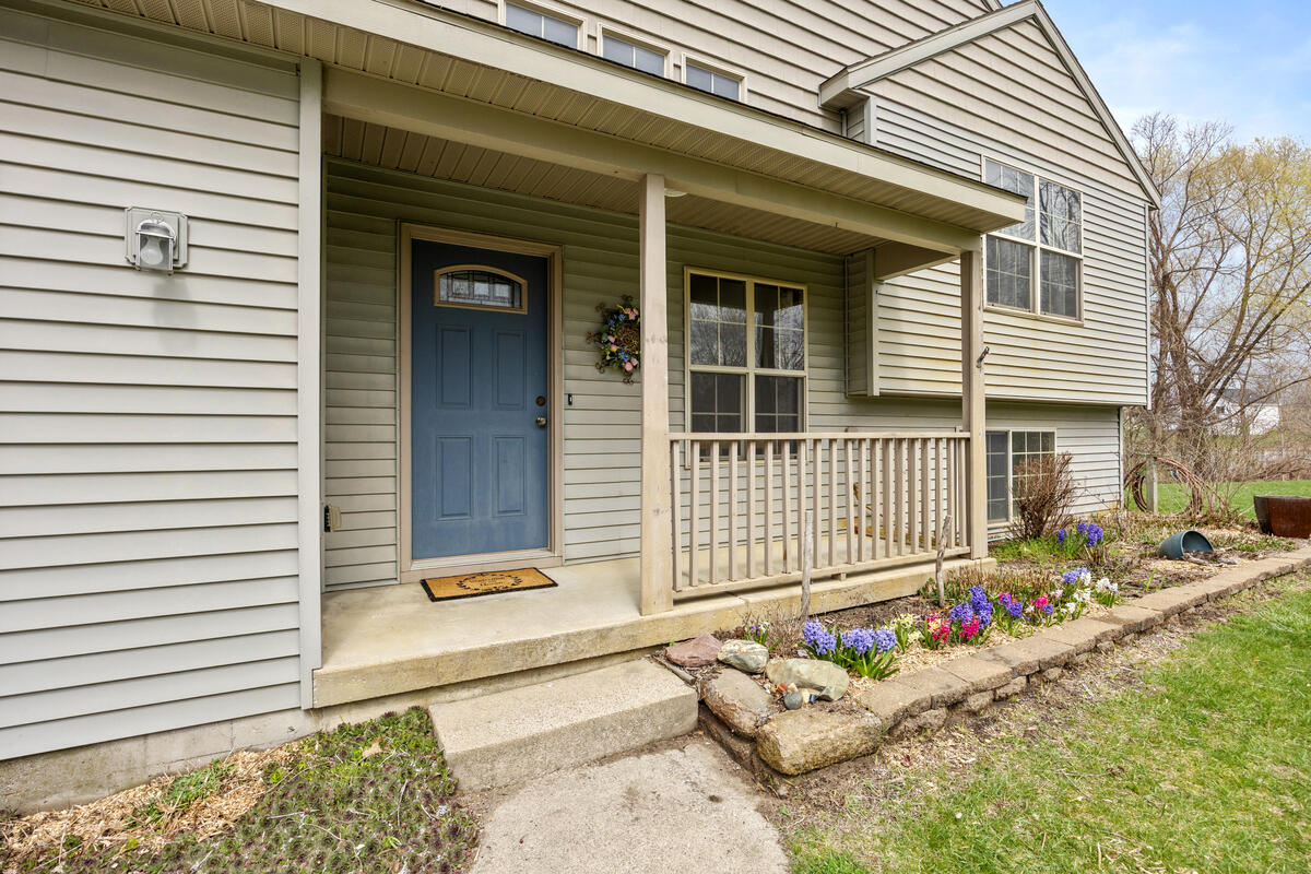 10480 Wolven Avenue NE