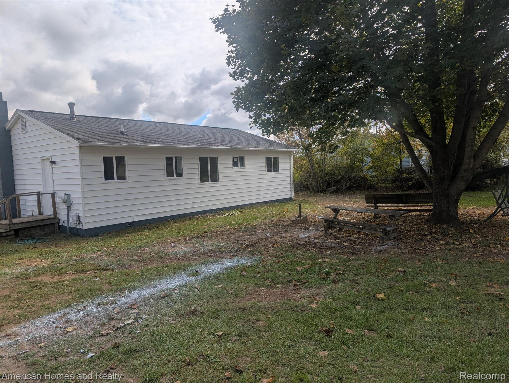 6585 N Lake Road