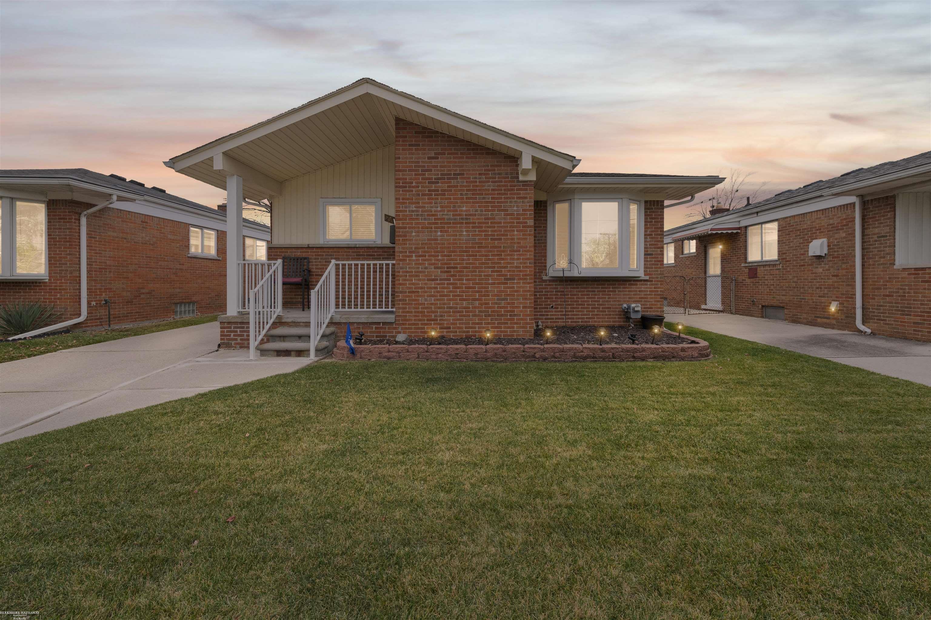 27605 Princeton Street