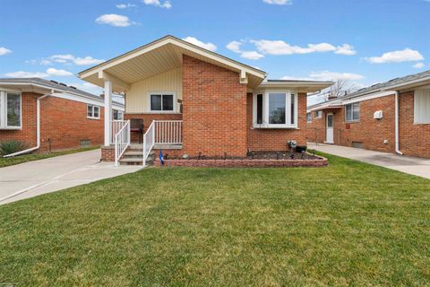 27605 Princeton Street St Clair Shores City MI 48081