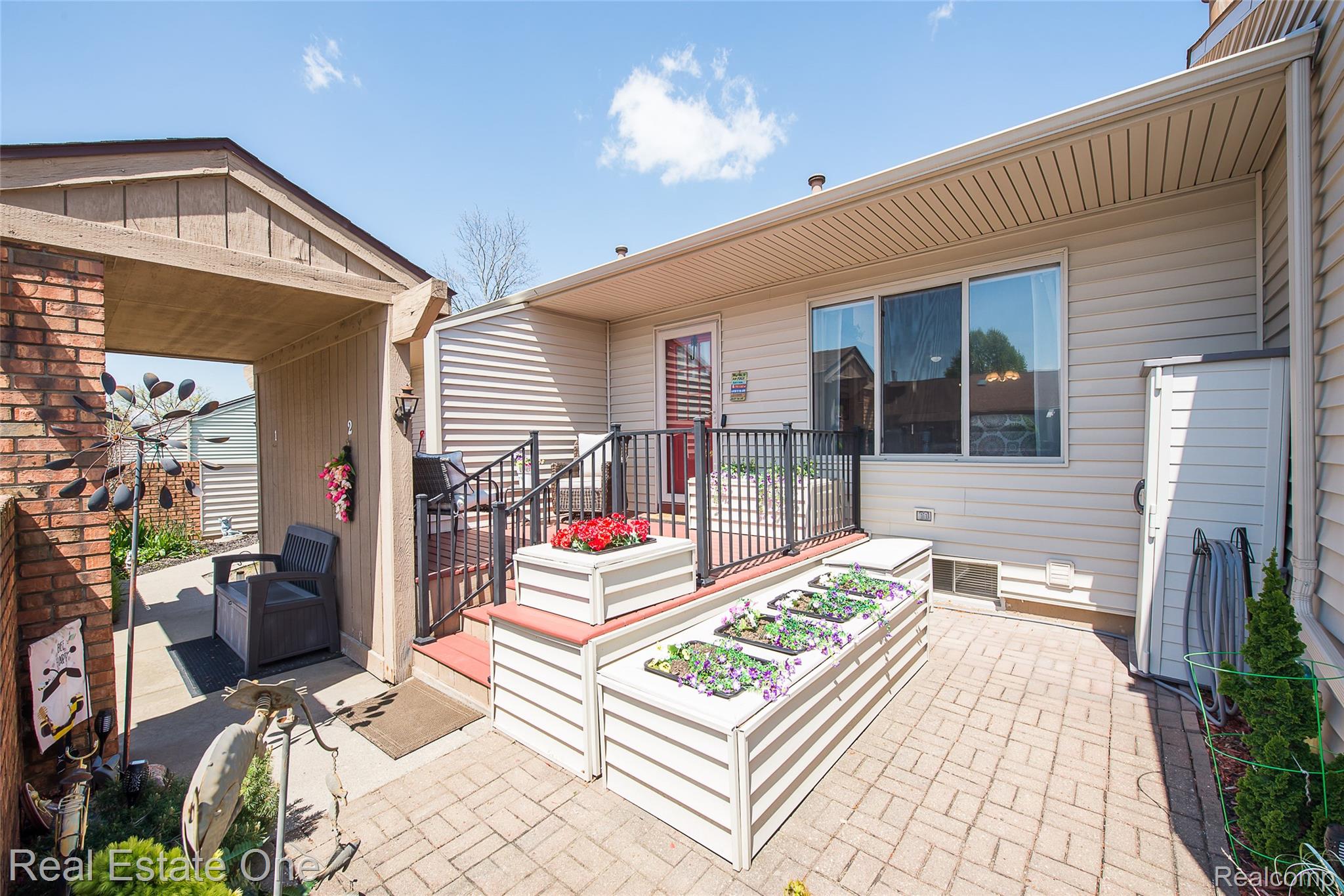 61962 YORKTOWN Drive 2