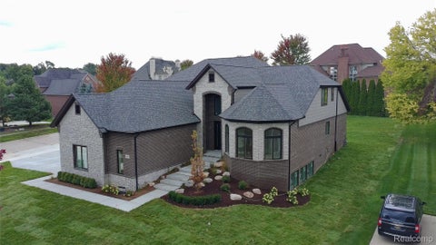 61367 BEACON HILL Drive Washington Township MI 48094