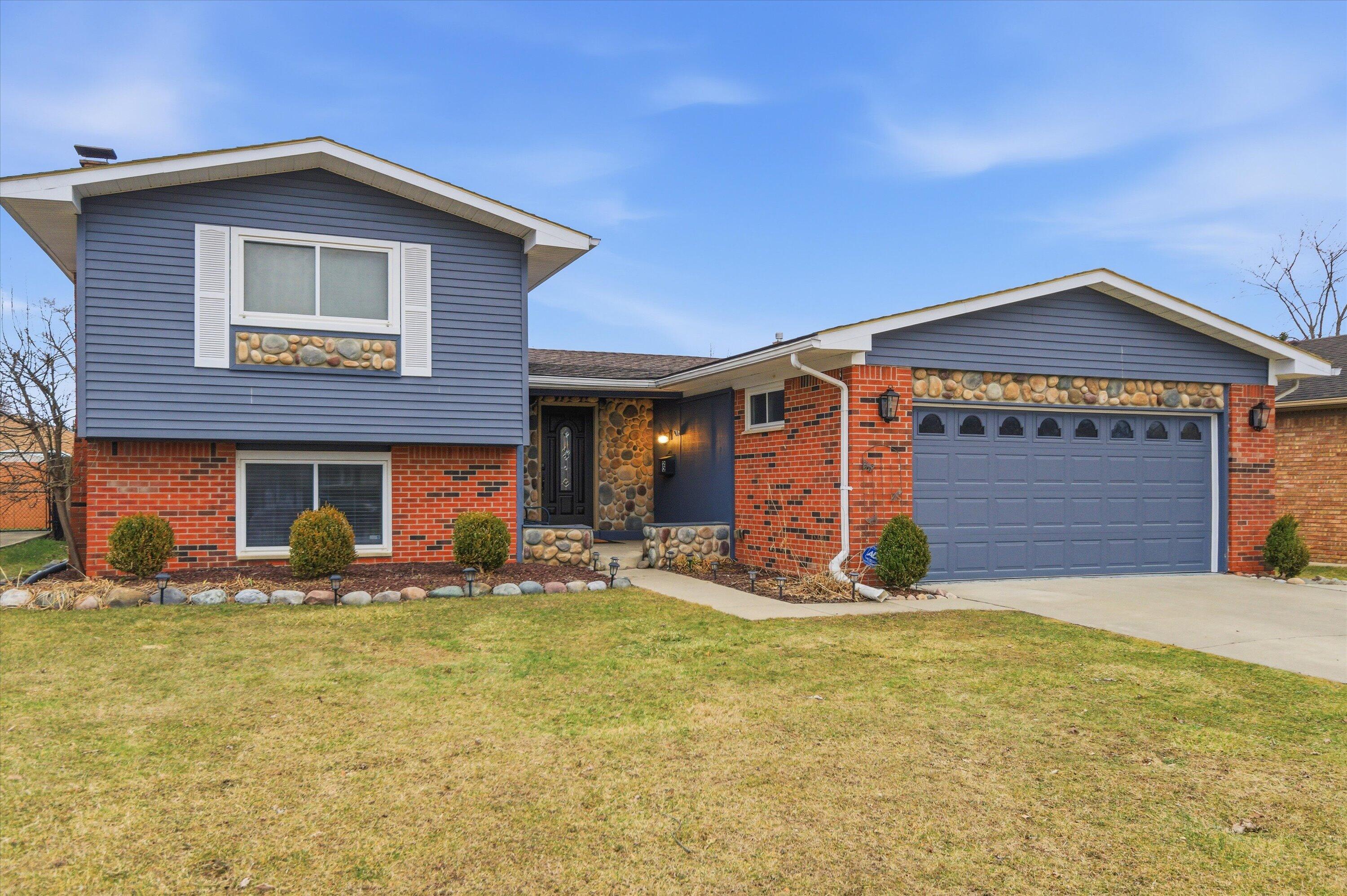 6622 Carriage Hills Drive