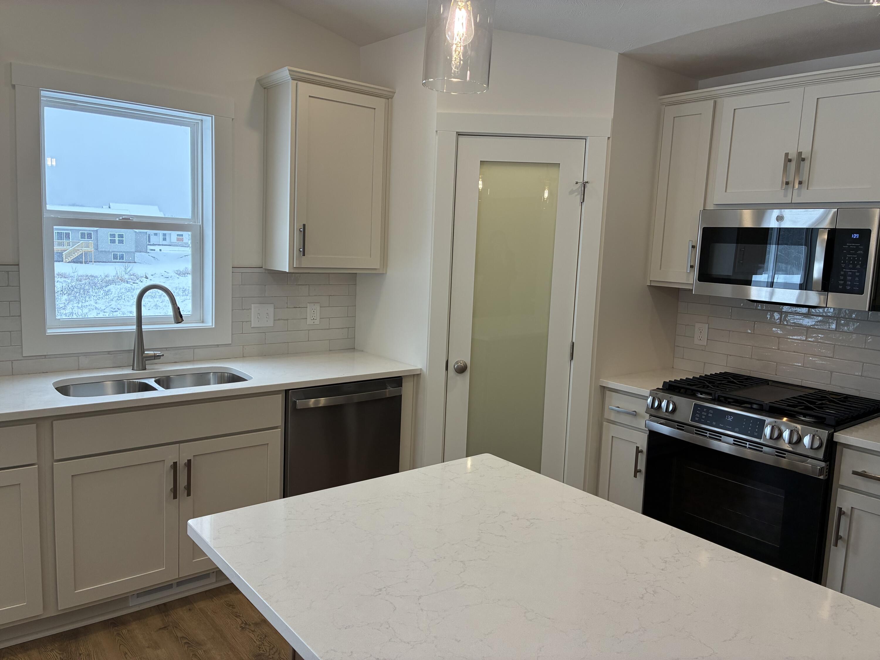 12423 Glenburn Drive 41