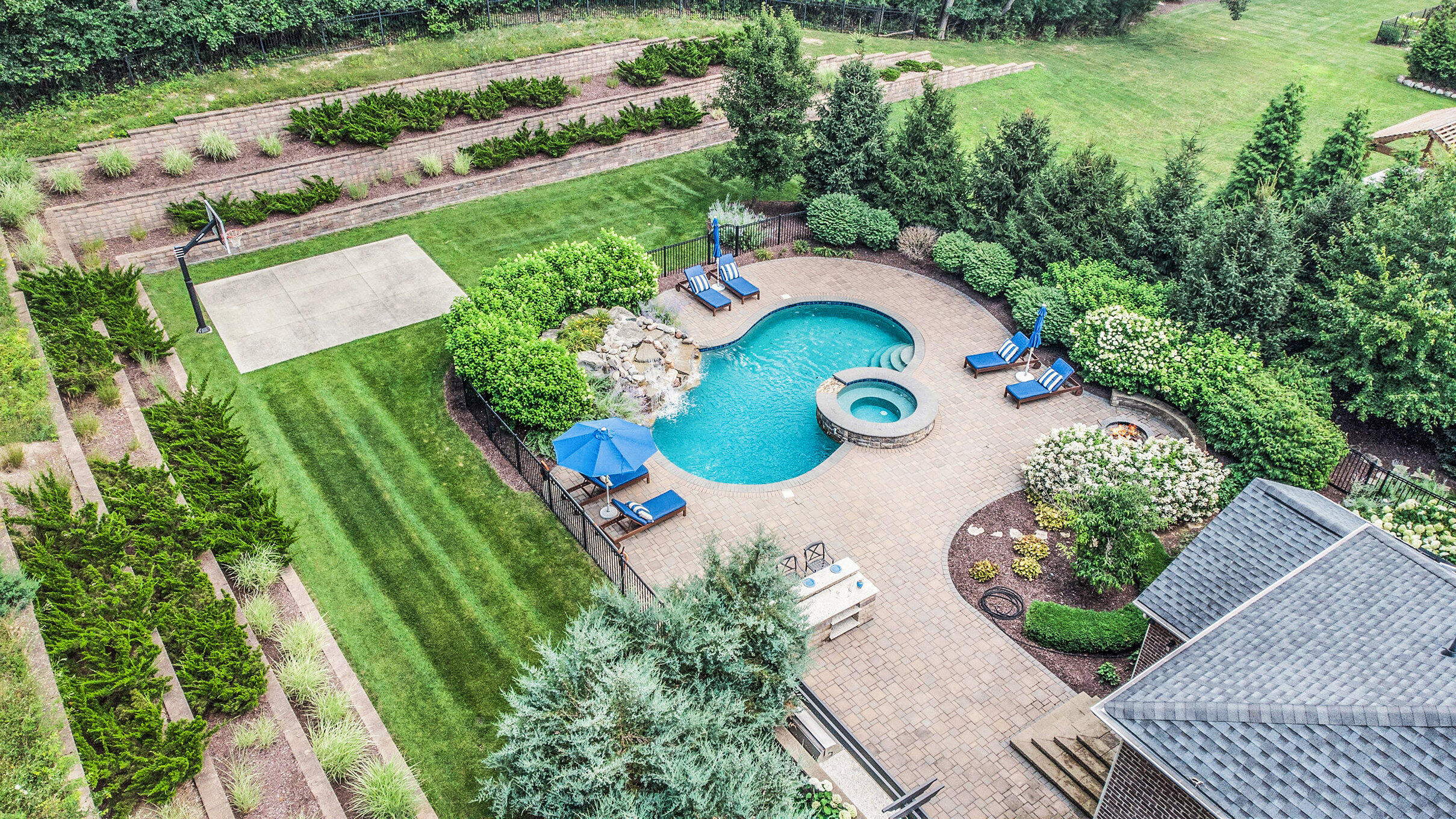 2482 Highland Drive