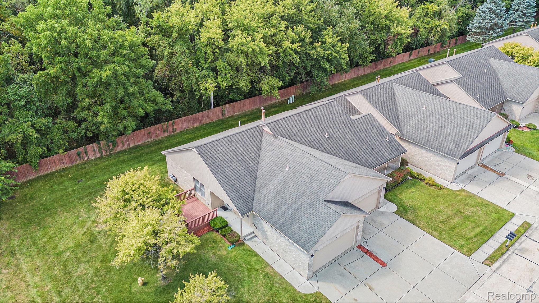 Clinton Charter Township, Michigan 48036, United States, 2 Bedrooms Bedrooms, ,3 BathroomsBathrooms,Residential,Pending,200665