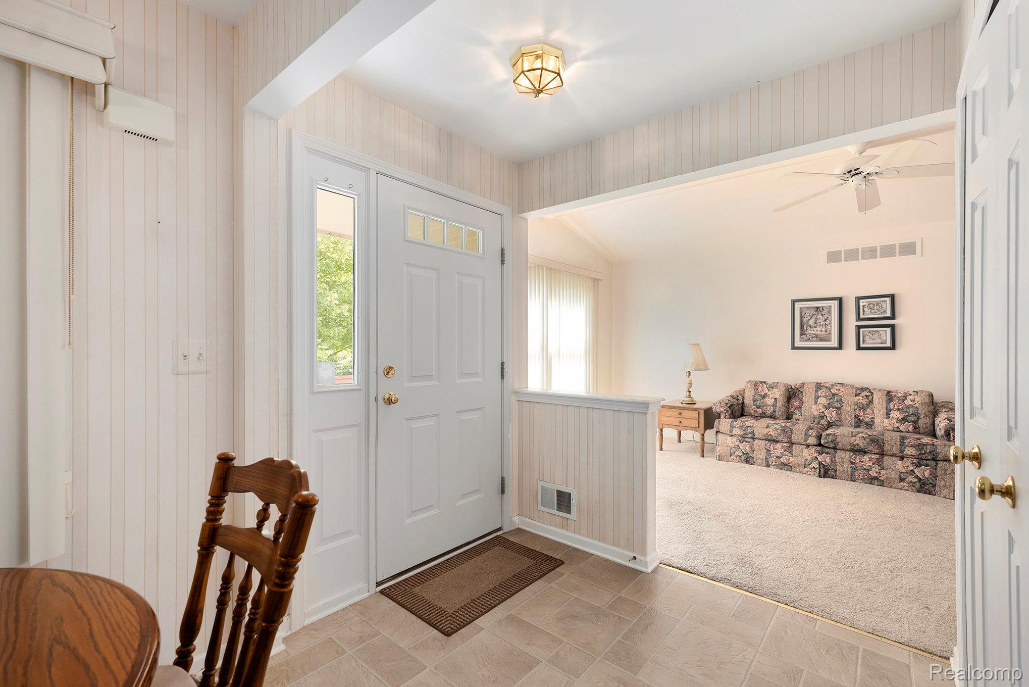 Clinton Charter Township, Michigan 48036, United States, 2 Bedrooms Bedrooms, ,3 BathroomsBathrooms,Residential,Pending,200665