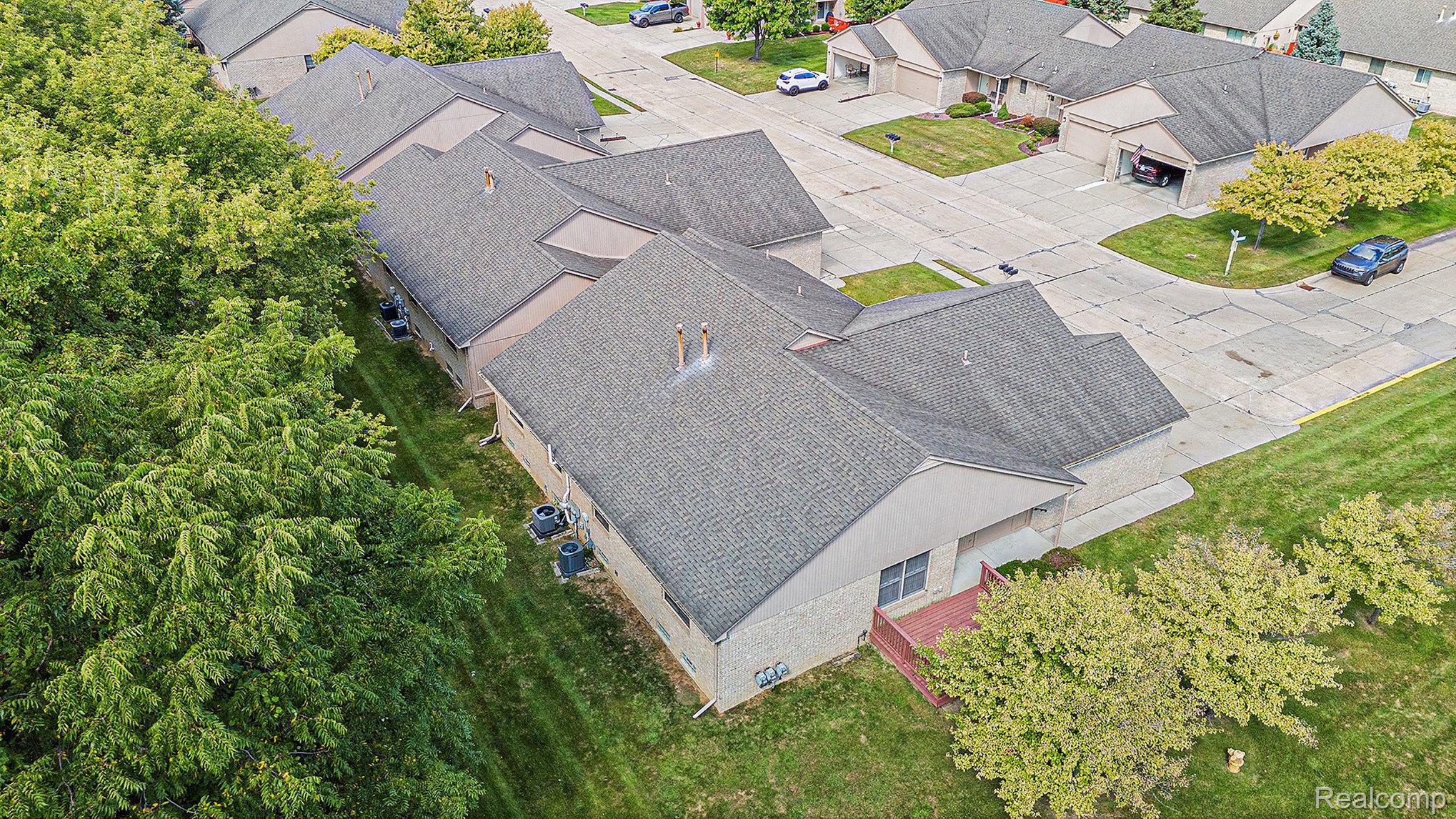 Clinton Charter Township, Michigan 48036, United States, 2 Bedrooms Bedrooms, ,3 BathroomsBathrooms,Residential,Pending,200665