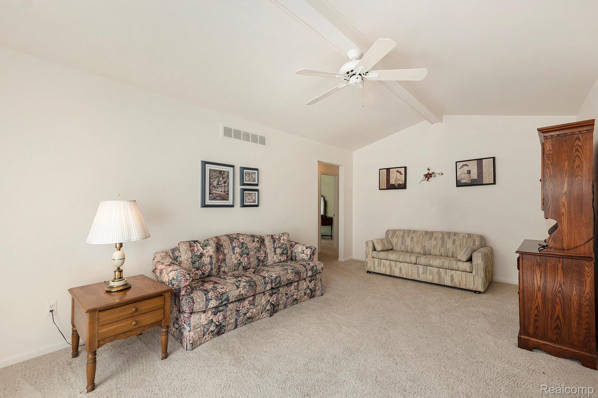 Clinton Charter Township, Michigan 48036, United States, 2 Bedrooms Bedrooms, ,3 BathroomsBathrooms,Residential,Pending,200665