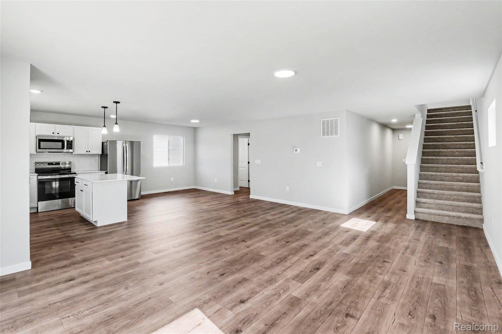8111 Moonlight Creek Lane