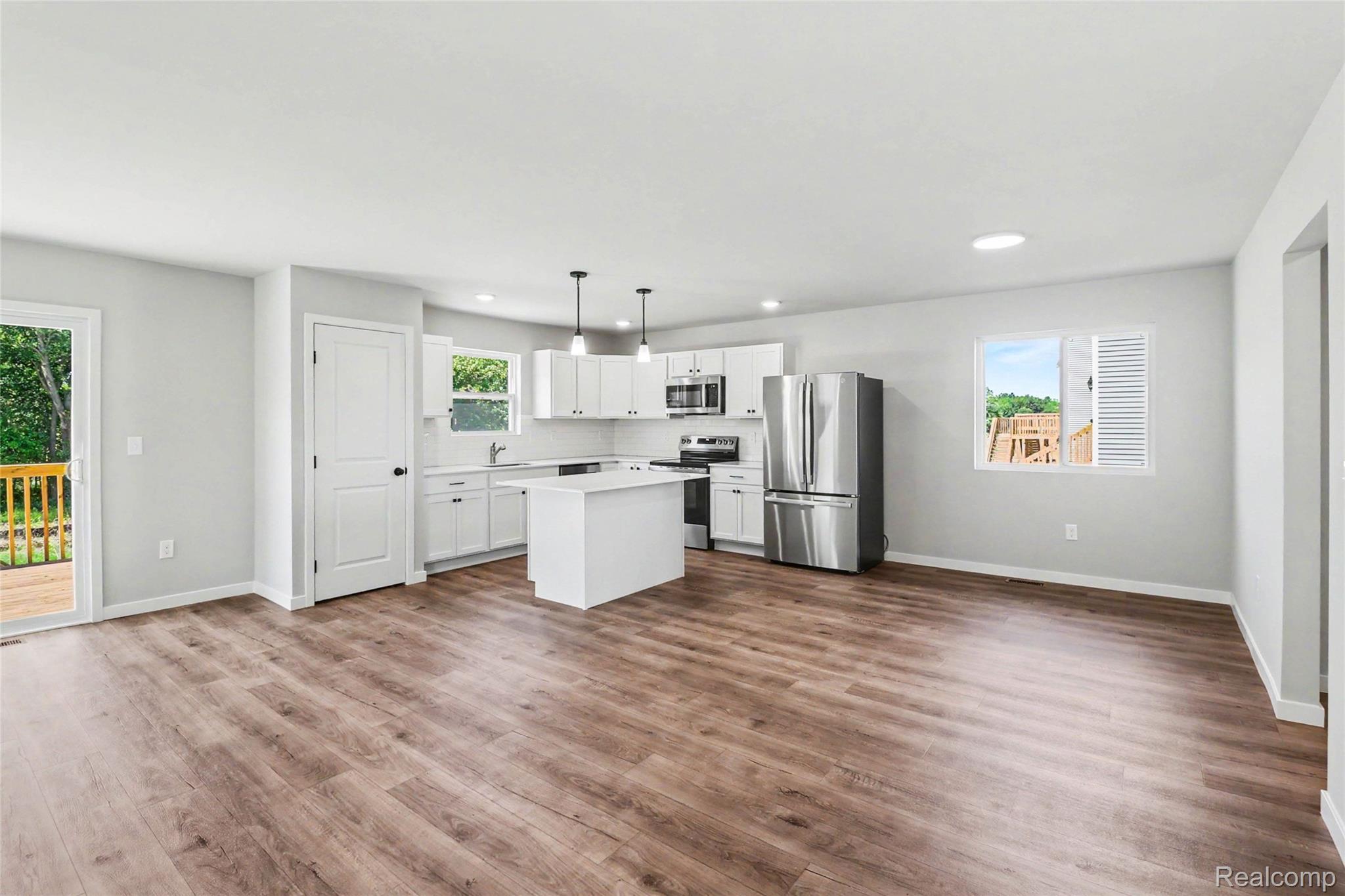 8111 Moonlight Creek Lane