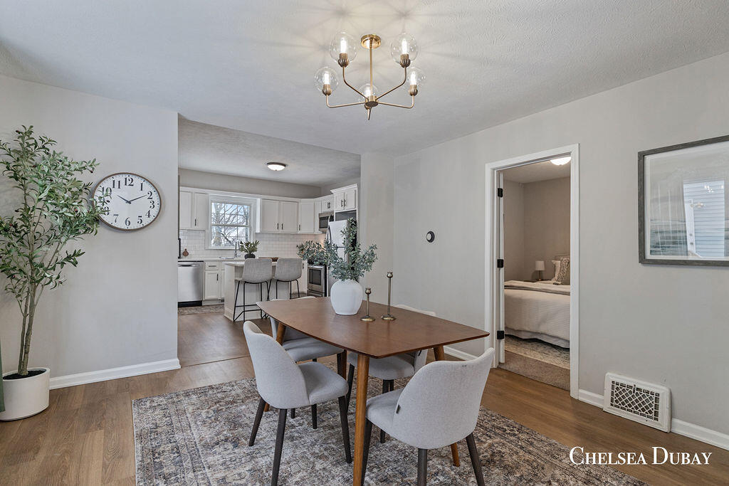 1128 Mcreynolds Avenue NW