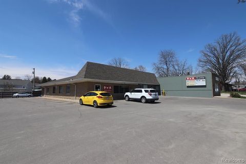 732 S MICHIGAN Avenue Howell City Livingston MI 48843