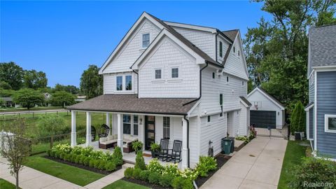Photo of 111 N Dorchester Avenue, Royal Oak City, MI 48067 (MLS # 20251017869)