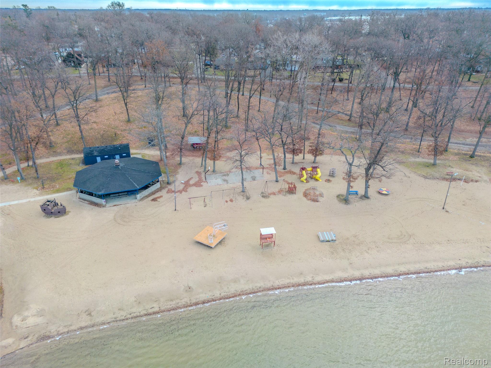 715 Lakeside Drive